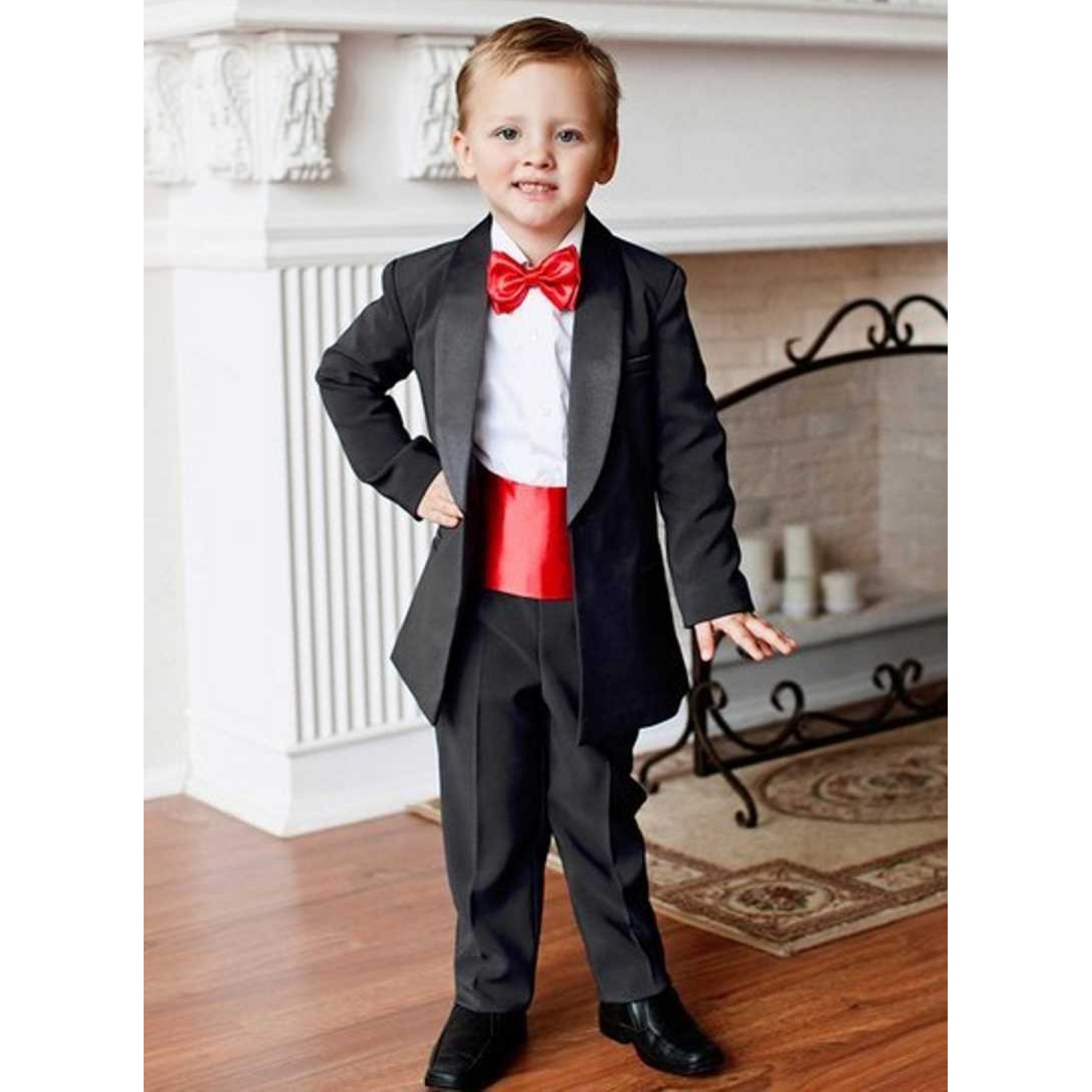 Фото мальчика в костюме. Праздничный костюм для мальчика. Детский классический костюм. Мальчик в смокинге. Детские классические костюмы.